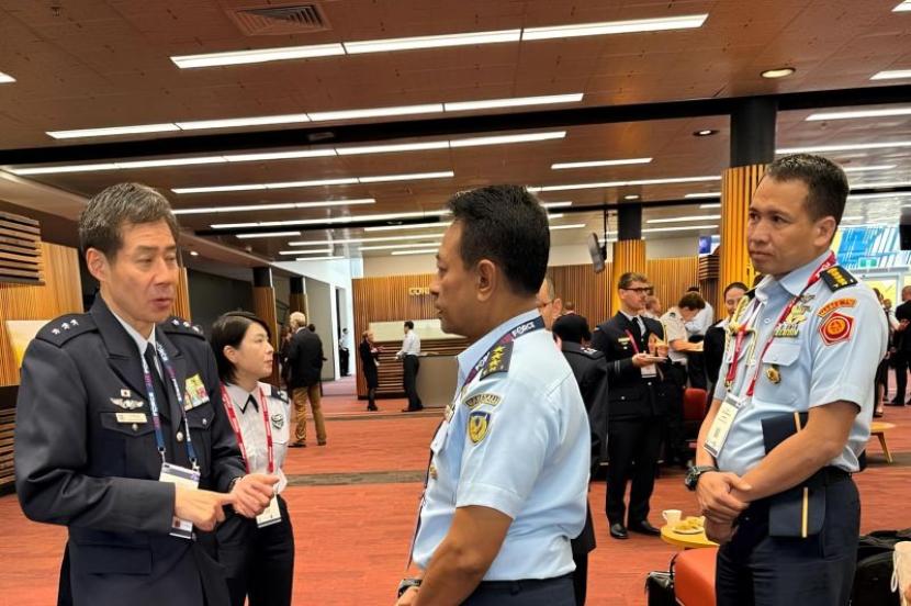 Wakil Kepala Staf Angkatan Udara (Wakil KSAU) Marsdya Andyawan Martono bersama Vice Chief of Japan Air Self-Defence Letjen Takuto Ogaswara dalam acara 