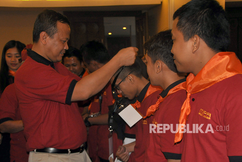 Wakil Ketua Badan Sosialisasi Empat Pilar MPR Edhy Prabowo, Jumat  (15/9)  membuka acara sosialisasi empat pilar MPR metode outbound  diikuti wakil mahasiswa dari 21 perguruan tinggi negeri dan swasta di Sumatera Selatan.