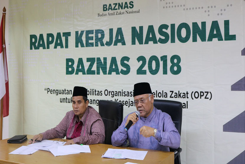 Wakil Ketua Baznas, Zainulbahar Noor (kanan)