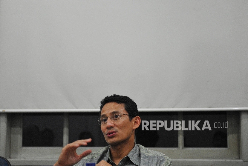 Wakil ketua dewan pembina partai Gerindra Sandiaga Uno, memberikan paparannya saat berkunjung ke Harian Republika di Jakarta, Selasa (1/3).