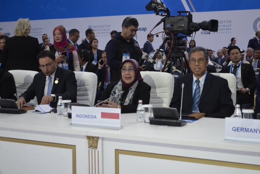 Wakil Ketua DPD RI Damayanti Lubis saat mengikuti Pertemuan Keempat Parlemen Negara Eurasia di Kazakhstan.