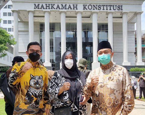 Wakil Ketua DPD RI, Tamsil Linrung, juga pernah menyampaikan gugatan ke Mahkamah Konstitusi (MK) untuk menghapus ambang batas calon presiden 20 persen.