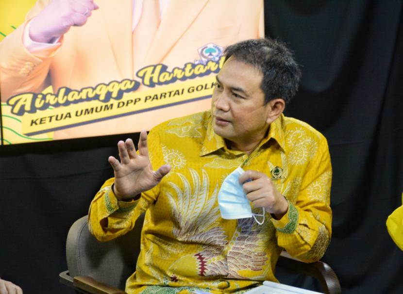 Wakil Ketua DPR Azis Syamsuddin adalah sosok yang mengenalkan penyidik KPK dengan Wali Kota Tanjungbalai, Syahrial, saat terlilit kasus KPK.