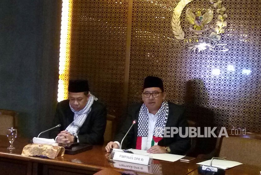 Wakil Ketua DPR Koordinator bidang politik dan keamanan Fadli Zon ditunjuk menjadi Pelaksana Tugas Ketua DPR. Hal ini setelah pimpinan DPR mengadakan rapat pimpinan membahas pengunduran diri Setya Novanto dari Ketua DPR pada Senin (11/12) hari ini.