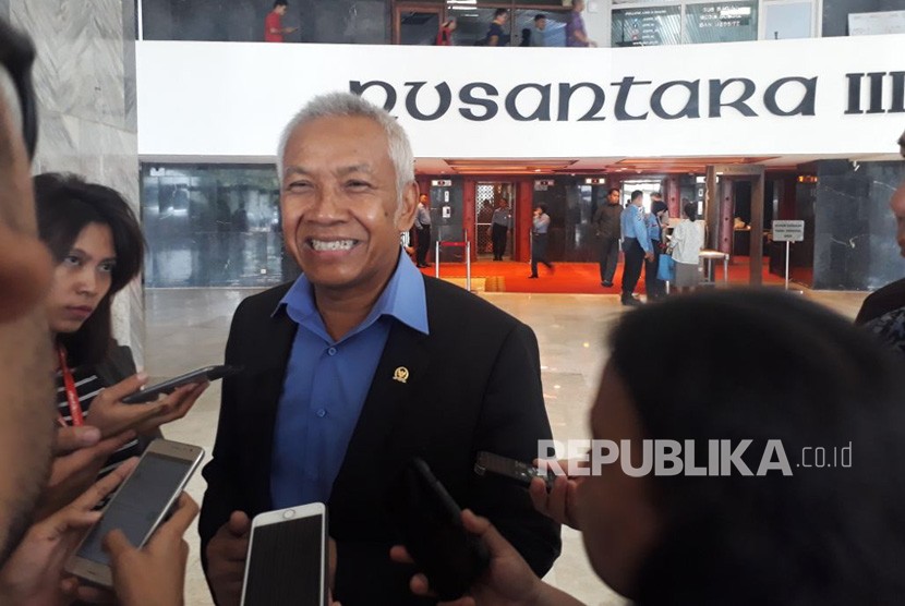 Wakil Ketua DPR-RI, Agus Hermanto di Gedung Nusantara III, Komplek Parlemen Senayan, Selasa (31/10).
