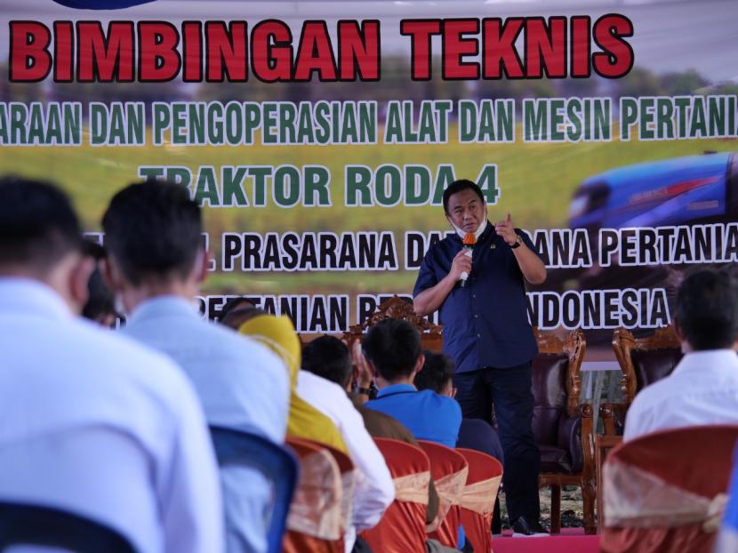 Wakil Ketua DPR RI Rachmat Gobel menghadiri kegiatan kelompok tani dan koperasi petani yang mendapat bantuan dari perbankan di Kabupaten Gorontalo, Rabu (13/10).