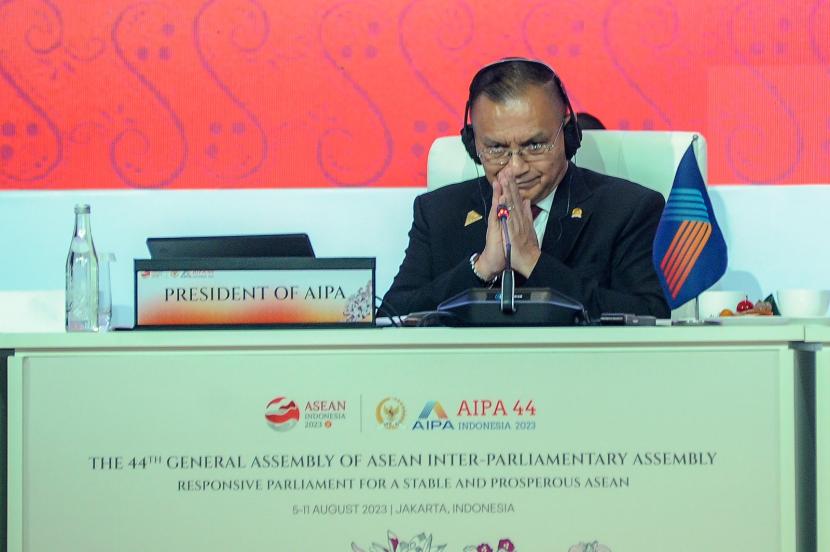 Wakil Ketua DPR RI/Korpolkam Lodewijk Freidrich Paulus memimpin Sidang Paripurna ASEAN Inter Parliamentary Assembly (AIPA) ke-44 di Hotel Fairmont, Jakarta, Senin (7/8/2023).