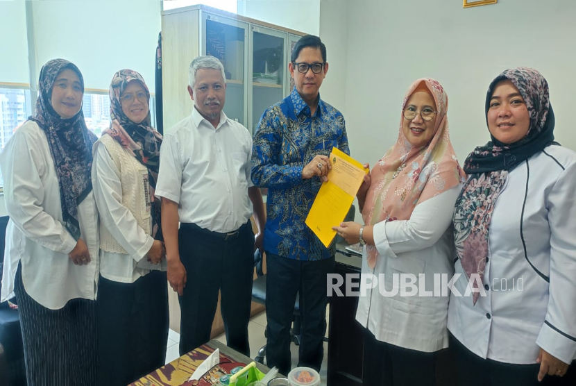 Wakil Ketua DPRD Provinsi Jawa Barat MQ Iswara mendatangi Kementerian Dalam Negeri (Kemendagri) untuk berkonsultasi soal evaluasi tunjangan rumah dewan. 