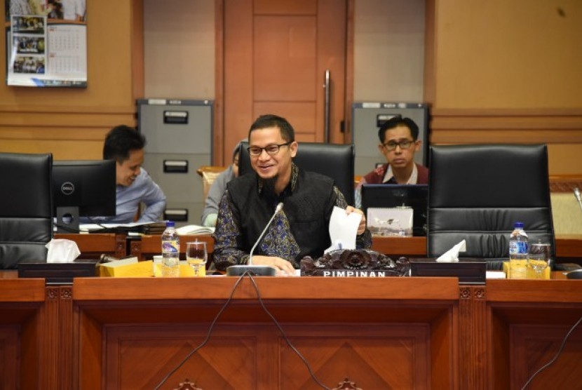 Wakil Ketua Komisi I Dewan Perwakilan Rakyat Republik Indonesia (DPR RI), Hanafi Rais, mendorong Pemerintah Indonesia lebih maksimal melindungi WNI.