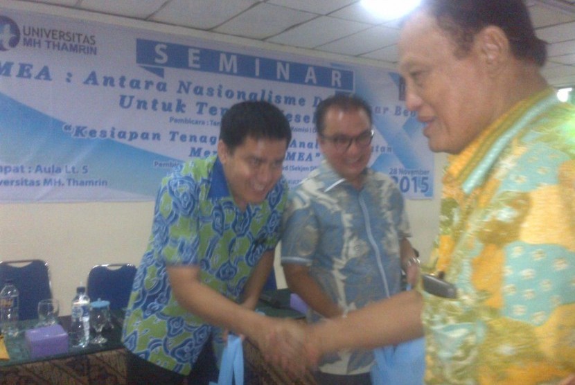 Wakil Ketua Komisi I DPR Tantowi Yahya dalam seminar MEA di Universitas MH Thamrin, Jakarta, Sabtu (28/11).