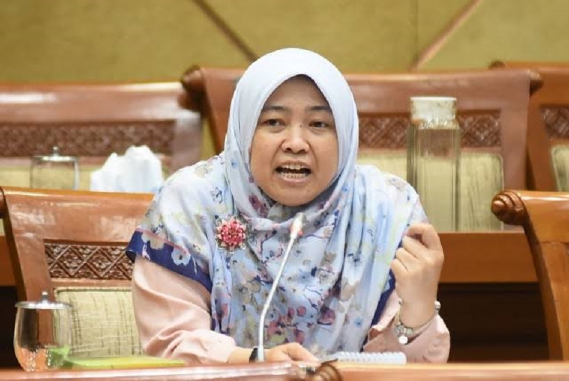 Wakil Ketua Komisi IX DPR RI Kurniasih Mufidayati mengatakan Pemerintah perlu mengejar ketertinggalan indikator kesehatan yang terancam tidak tercapai jelang satu tahun pemerintahan Presiden Joko Widodo berakhir.