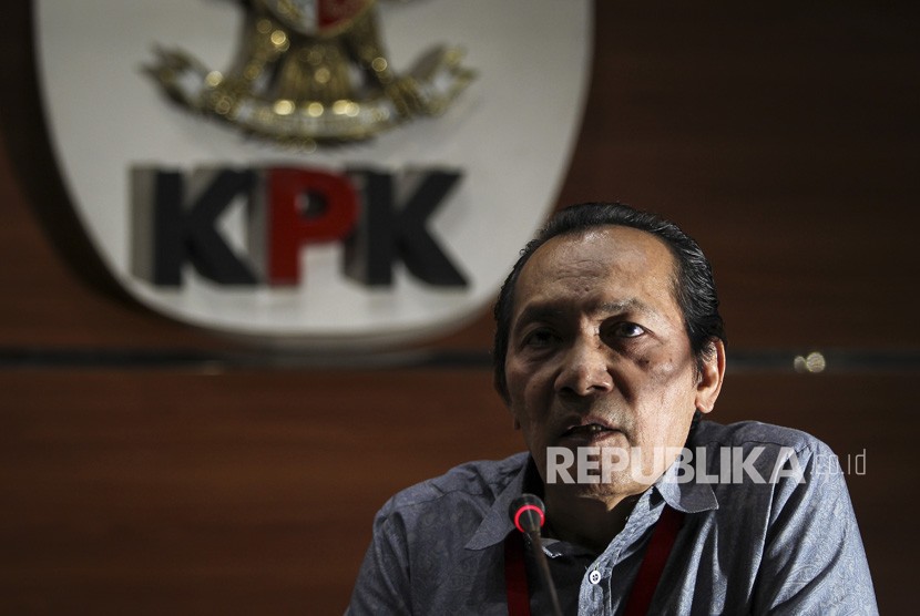 Wakil Ketua Komisi Pemberantasan Korupsi (KPK) Saut Situmorang menyampaikan keterangan pers di gedung KPK, Jakarta, Kamis (14/3/2019).