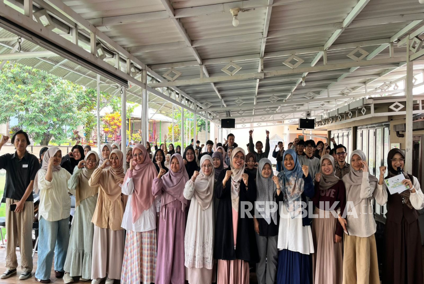 Ummi Siti Oded Dorong Pemuda Jabar Jadi Generasi Mandiri Lewat Pendidikan Demokrasi