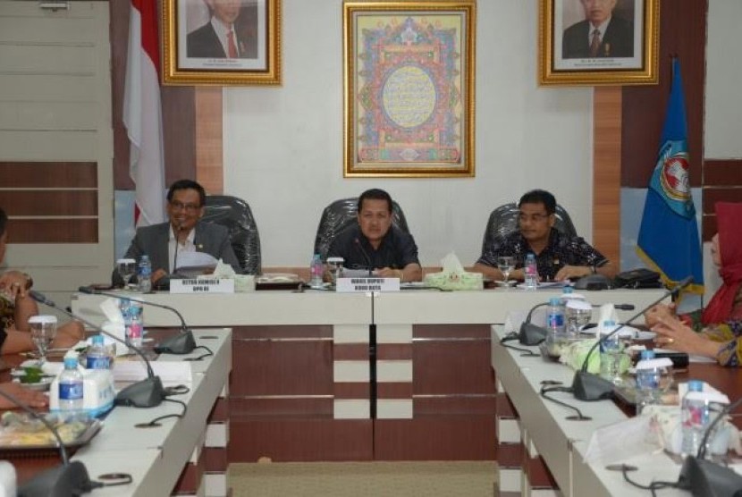 Wakil Ketua Komisi X DPR Abdul Fikri Fakih menggelar dengan Wakil Bupati Kubu Raya beserta jajaran di Kantor Bupati Kubu Raya, Kalbar, Selasa (2/5).