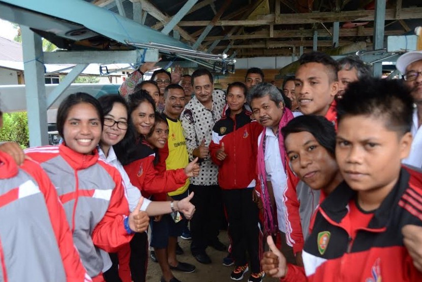 Wakil Ketua Komisi X DPR Ferdiansyah meninjau PPLP dayung di Maluku.