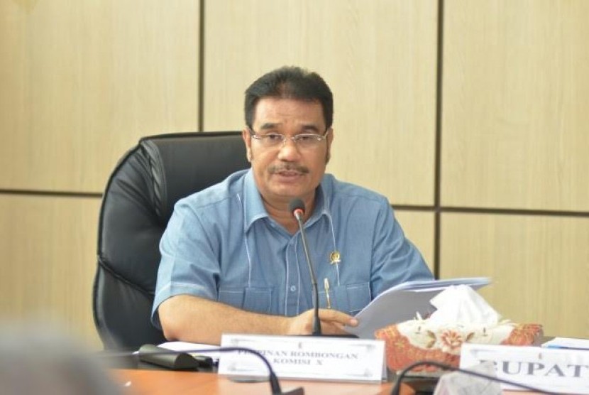 Wakil Ketua Komisi X DPR Sutan Adil Hendra.