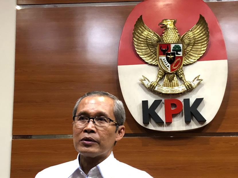 Wakil Ketua KPK, Alexander Marwata saat memberikan keterangan kepada awak media di Gedung Merah Putih KPK, Jakarta Selatan, Senin (24/10/2022).