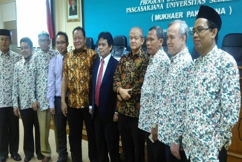 Wakil Ketua Majelis Ekonomi dan Kewirausahaan Pimpinan Pusat Muhammadiyah,  Mukhaer Pakkanna (tengah)