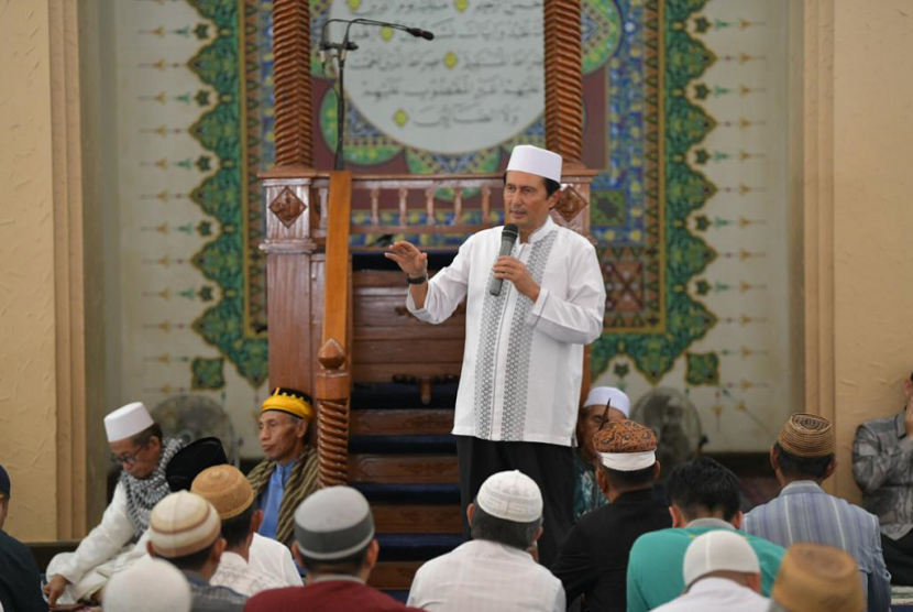 Wakil Ketua Majelis Permusyawaratan (MPR) Fadel Muhammad menggelar acara silaturahim dengan masyarakat Gorontalo. 