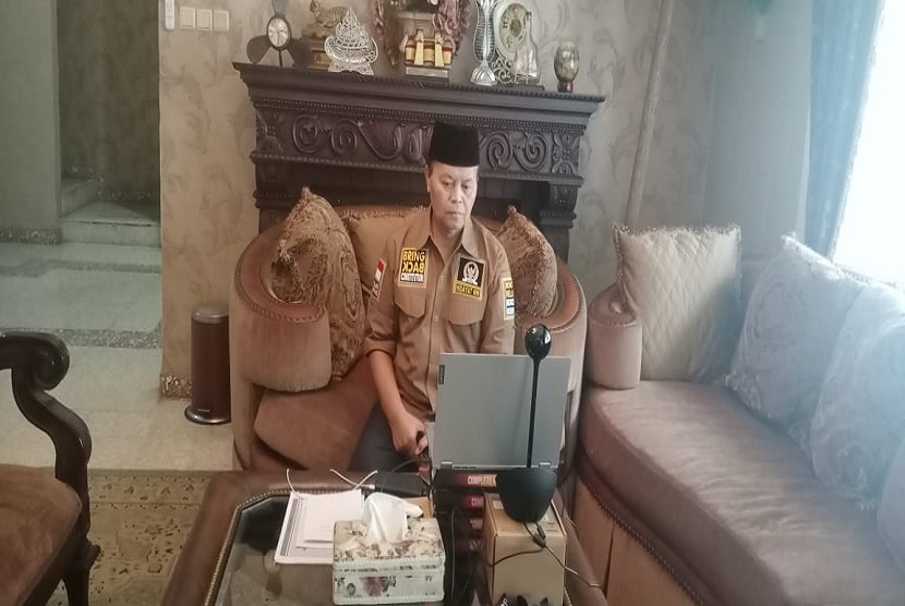 Wakil Ketua Majelis Permusyawaratan Rakyat Republik Indonesia Hidayat Nur Wahid meminta agar Dewan Perwakilan Rakyat Republik Indonesia (DPR RI) untuk memprioritaskan pembahasan Rancangan Undang-Undang yang terkait dengan mengatasi dampak covid-19, ia menyontohkan seperti RUU Bank Makanan.