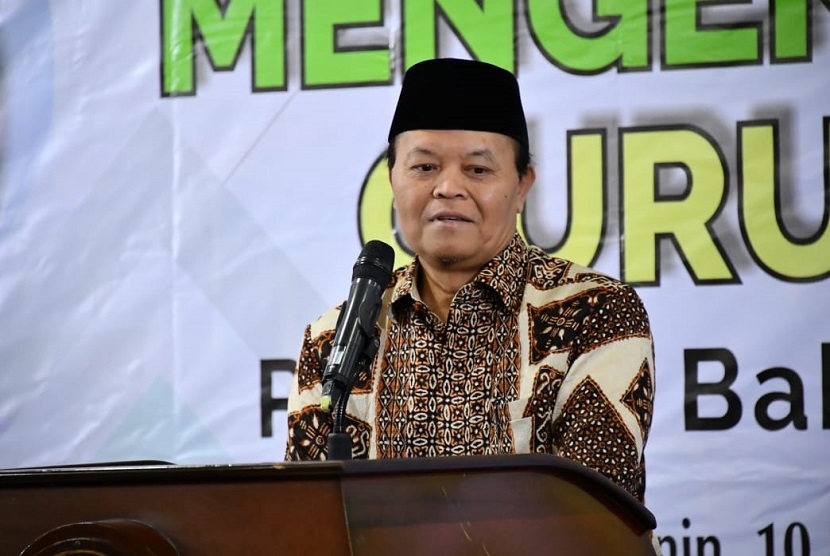  Wakil Ketua Majelis Permusyawaratan Rakyat Republik Indonesia (MPR RI) Dr. H. M Hidayat Nur Wahid, MA menyerukan kepada seluruh komponen bangsa untuk bersatu, berempati dan bahu membahu membantu para tenaga medis.