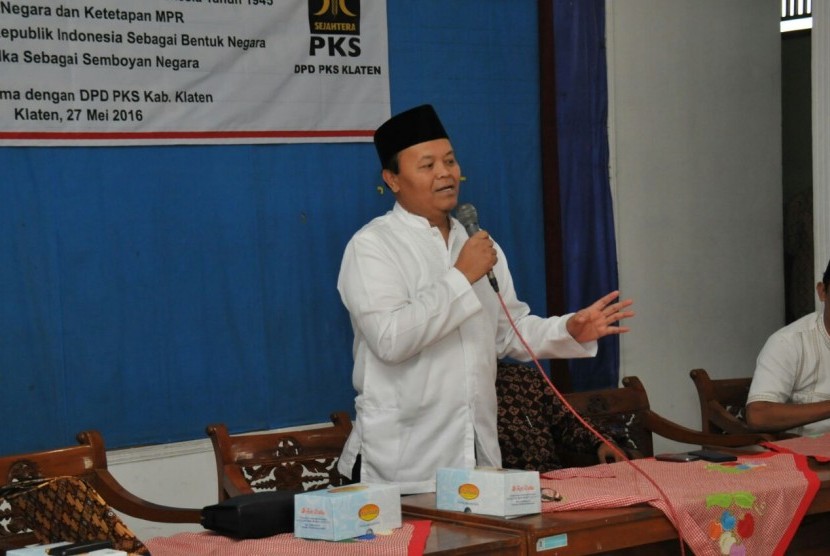 Wakil Ketua MPR, DR Hidayat Nur Wahid, menjadi pembicara dalam acara sosialisasi Empat Pilar di gedung Darma Wanita Klaten, Jawa Tengah, Jumat (27/5).