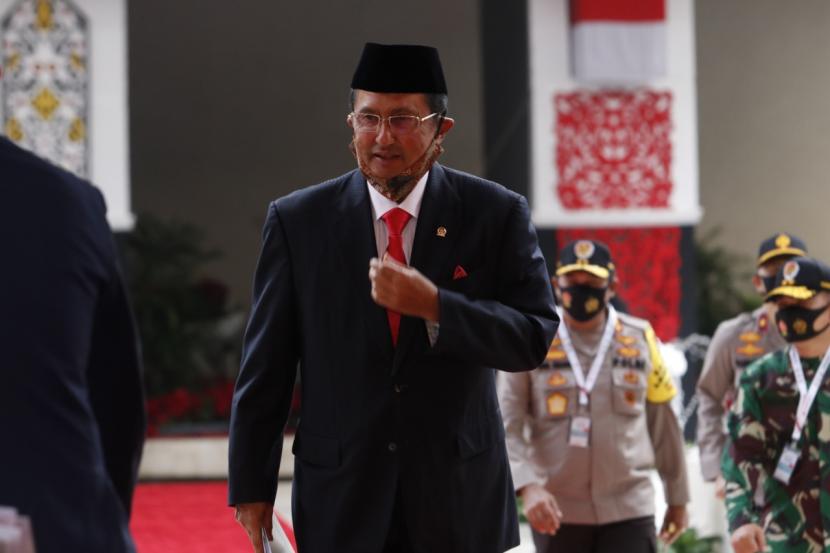 Wakil Ketua MPR Fadel Muhammad mengatakan pidato Presiden Jokowi yang menyebutkan target pertumbuhan ekonomi mencapai 4,5 - 5,5 persen merupakan pecutan bagi para pembantunya di jajaran menteri, khususnya menteri di bidang perekonomian.