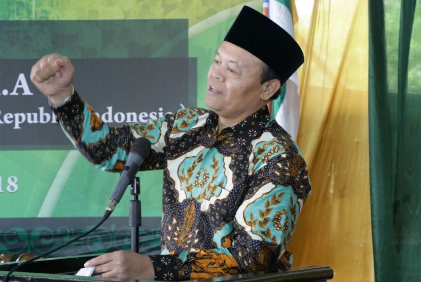  Wakil Ketua MPR Hidayat Nur Wahid.