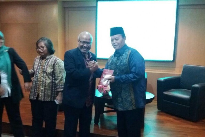 Wakil Ketua MPR Hidayat Nur Wahid dalam acara ‘Wakil Rakyat Bicara Buku', Kamis (23/3).