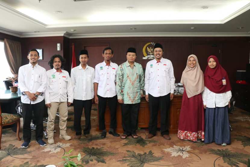 Wakil Ketua MPR Hidayat Nur Wahid menerima perwakilan KAMMI.
