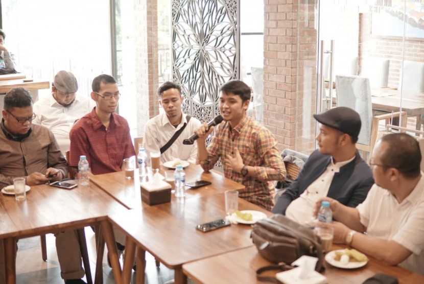 Wakil ketua MPR, Hidayat Nur Wahid menjadi pembicara dalam acara Meet-Up Ukhuwah Content Creator Muslim Indonesia di Jakarta Selatan, Senin (25/2)