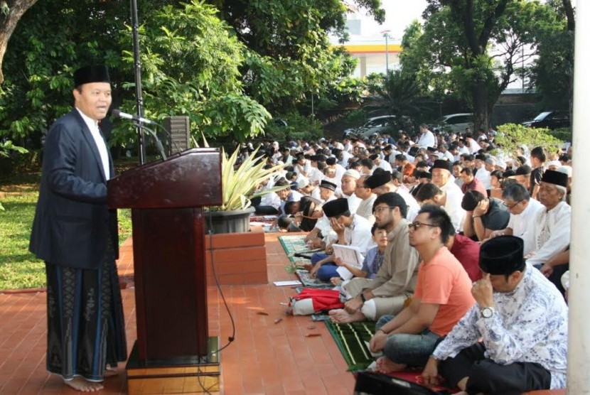 Wakil Ketua MPR Hidayat Nur Wahid menyampaikan khutbah Idul Adha.