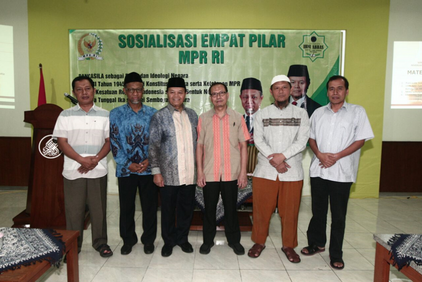 Wakil Ketua MPR Hidayat Nur Wahid saat Sosialisasi Empat Pilar MPR RI kerjasama MPR dengan PPTQ Ibnu Abbas, Klaten, Jawa Tengah.
