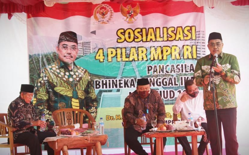 Wakil Ketua MPR Jazilul Fawaid dalam Sosialisasi Empat Pilar MPR kepada masyarakat Kabupaten Lombok Utara, Selasa (3/11) .