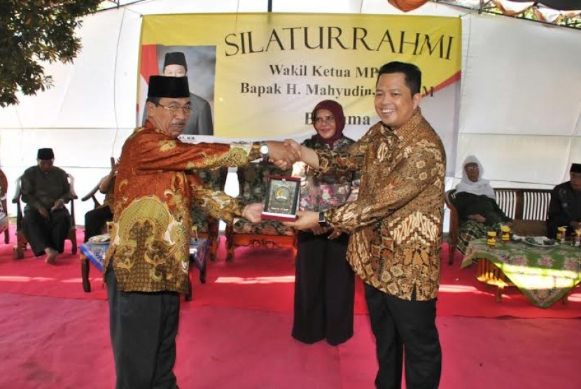 Wakil Ketua MPR Mahyudin saat sosialisasi Empat Pilar MPR kerjasama MPR RI dan STIKES Yarsi di Mataram, Lombok, Kamis (10/9).