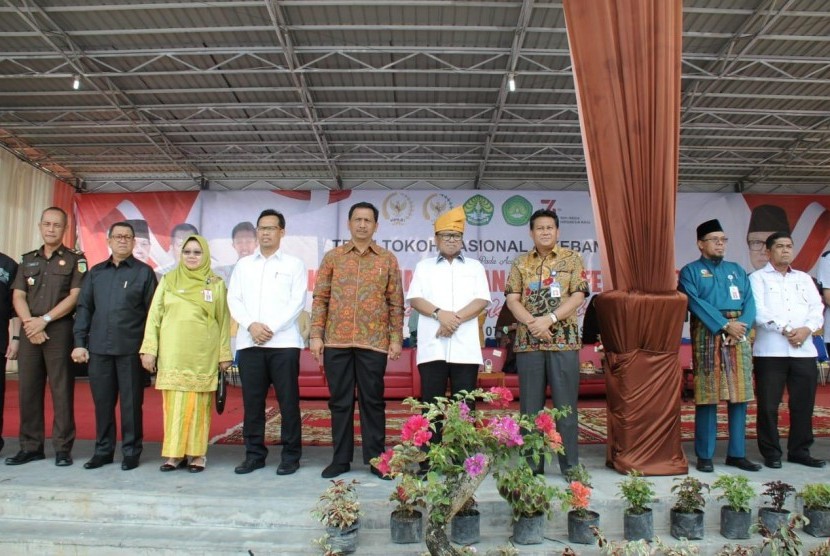 Wakil Ketua MPR Oesman Sapta dalam kuliah umum dan transfer energi dengan tema 'Pancasila dan Narasi Kebangsaan Kita' di Universitas Riau, Pekanbaru, Rabu (7/8).