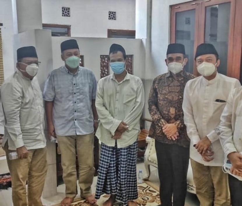 Wakil Ketua MPR RI Ahmad Muzani sowan ke Gus Baha, Selasa (10/8).  Muzani mendapat pesan politik dari Gus Baha 