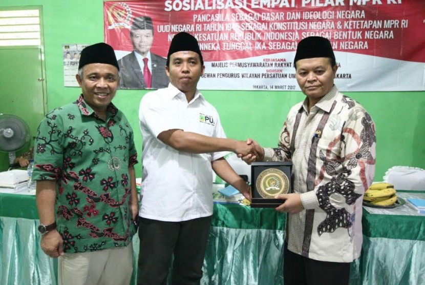 Wakil Ketua MPR RI Hidayat Nur Wahid saat menyampaikan Sosialisasi Empat Pilar MPR dihadapan anggota Persatuan Umat Islam (PUI) Wilayah DKI Jakarta, Selasa (14/3).