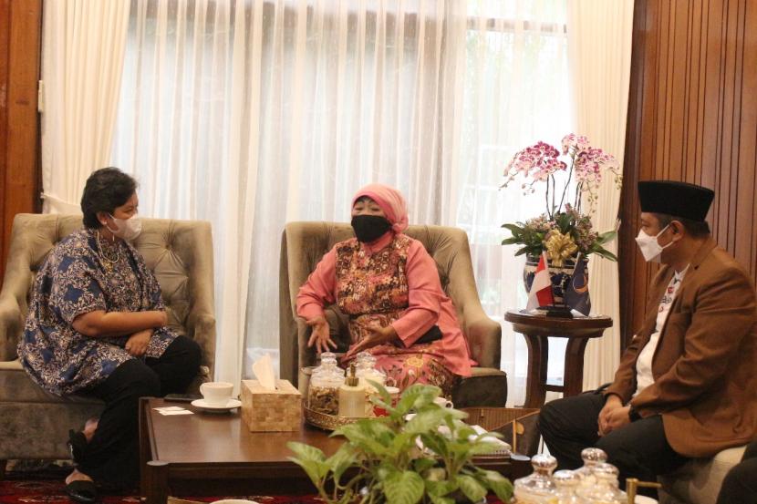  Wakil Ketua MPR RI, Lestari Moerdijat  saat menerima Dewan Kehormatan NU Circle (NUC), Lili Chodidjah Wahid, Senin (31/5). 