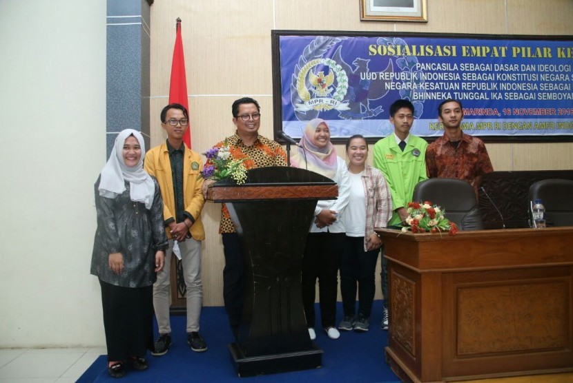 Wakil Ketua MPR RI, Mahyudin, membuka acara Sosialisasi Empat Pilar MPR di rumah dinas Walikota Samarinda pada Rabu (16/11) 