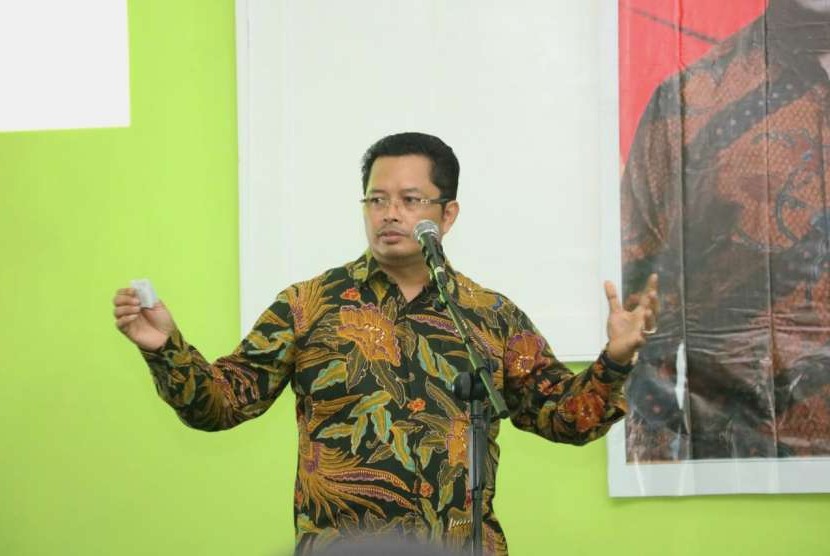 Wakil Ketua MPR RI Mahyudin menjadi pembicara kunci pada acara Sosialisasi Empat Pilar MPR RI di aula SMK Negeri 1 Tanah Grogot, Kabupaten Paser, Kalimantan Timur, Selasa (9/10). 