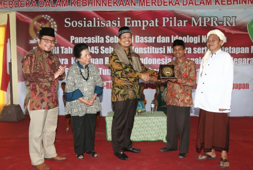 Wakil Ketua MPR RI, Mahyudin, saat berkunjung ke Balikpapan, Kalimantan Timur.