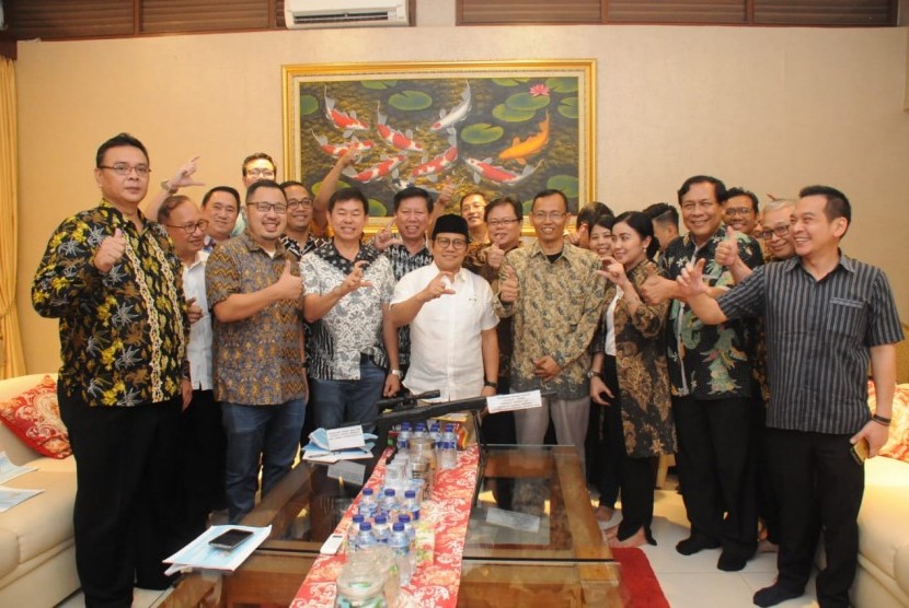 Wakil Ketua MPR RI Muhaimin Iskandar buka bersama dengan sejumlah asosiasi pengusaha di rumah dinas di Komplek Widya Chandra Jakarta Selatan, Selasa (22/5).