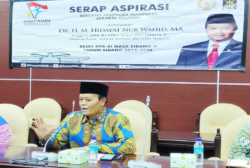 Wakil Ketua MPR-RI sekaligus Wakil Ketua Majelis Syuro PKS Hidayat Nur Wahid menekankan bahwa Pihaknya tegas memperjuangkan aspirasi guru Paud dalam Revisi UU Sisdiknas No. 20 Tahun 2003 dan Revisi UU No. 14 Tahun 2015 tentang Guru dan Dosen.