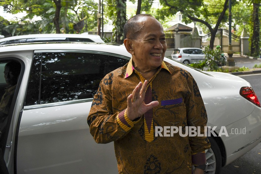 Wakil Ketua MPR Syarifuddin Hasan mengatakan Demokrat berterima kasih kepada Jokowi.