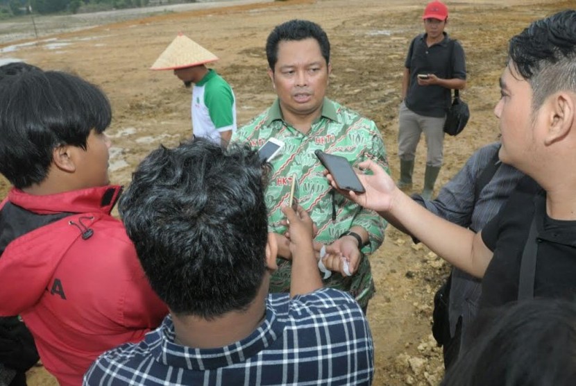 Wakil Ketua MPR Wahyudin mengunjungi petani di Bangka Belitung.