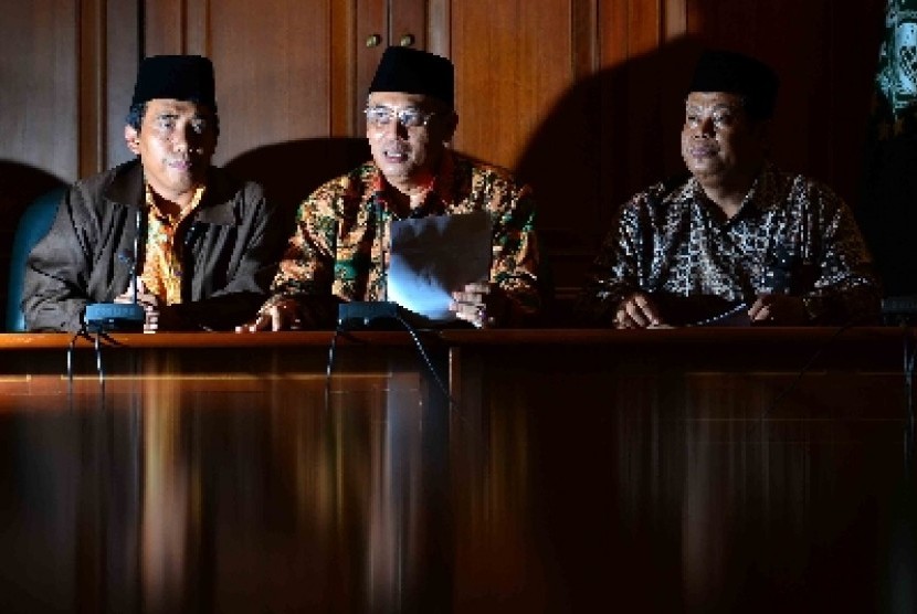  Wakil Ketua Pengurus Besar Nahdatul Ulama Asad Said Ali (tengah).