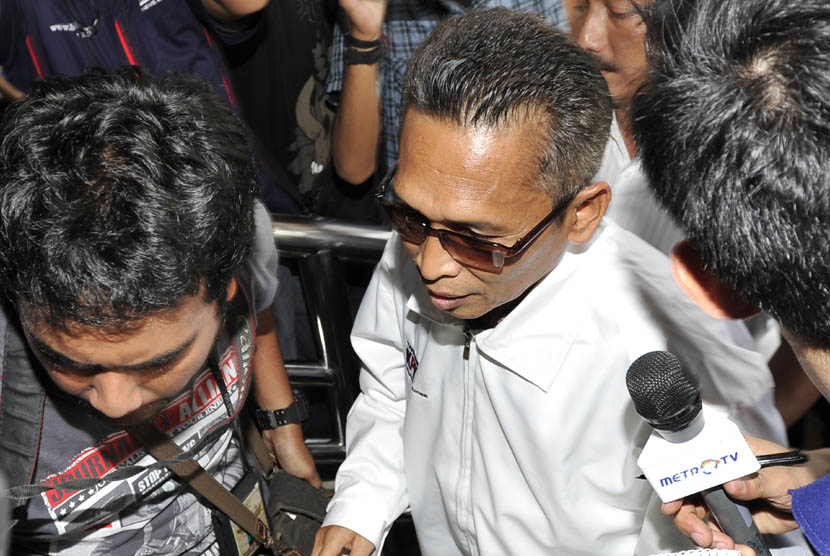   Wakil Ketua PN Bandung, Setyabudi Tejocahyono tiba untuk menjalani pemeriksaan di gedung KPK, Jakarta, Senin (8/4).   (Antara/Wahyu Putro)