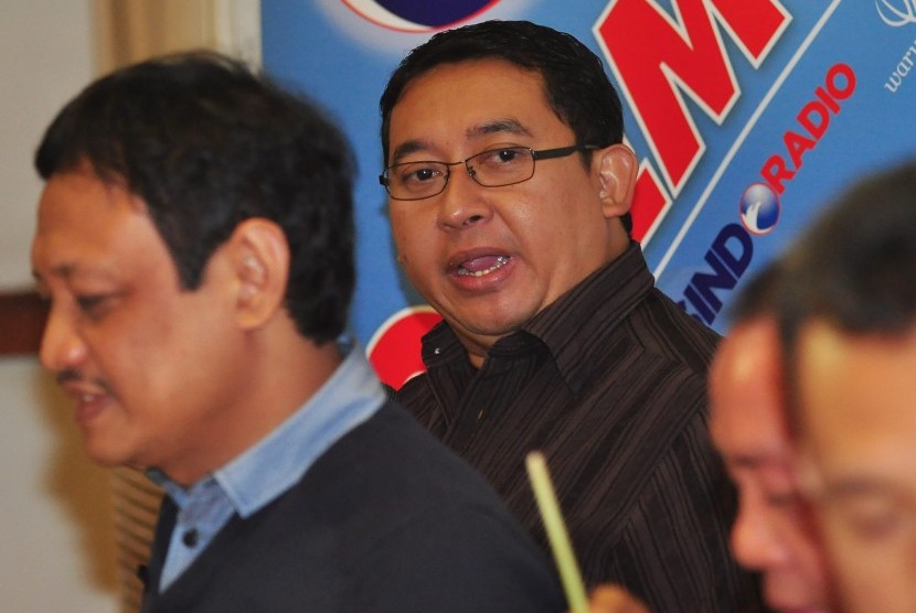 Wakil Ketua Umum DPP Partai Gerindra Fadli Zon (berkacamata)