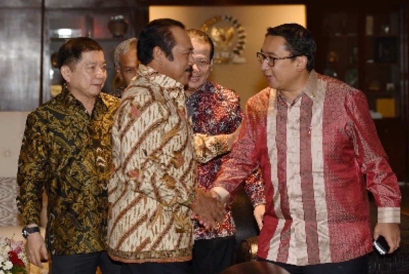 Wakil Ketua Umum DPP Partai Gerindra Fadli Zon (kanan).